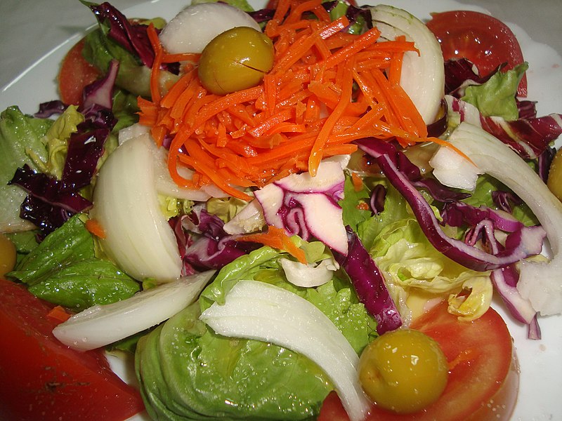 800px-Ensalada_de_huerta